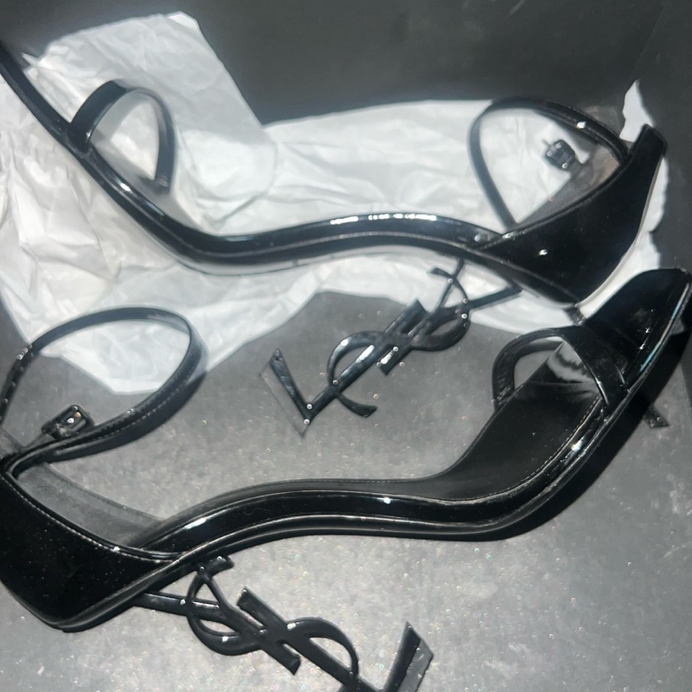 Lightly worn authentic ysl mug wall holders black